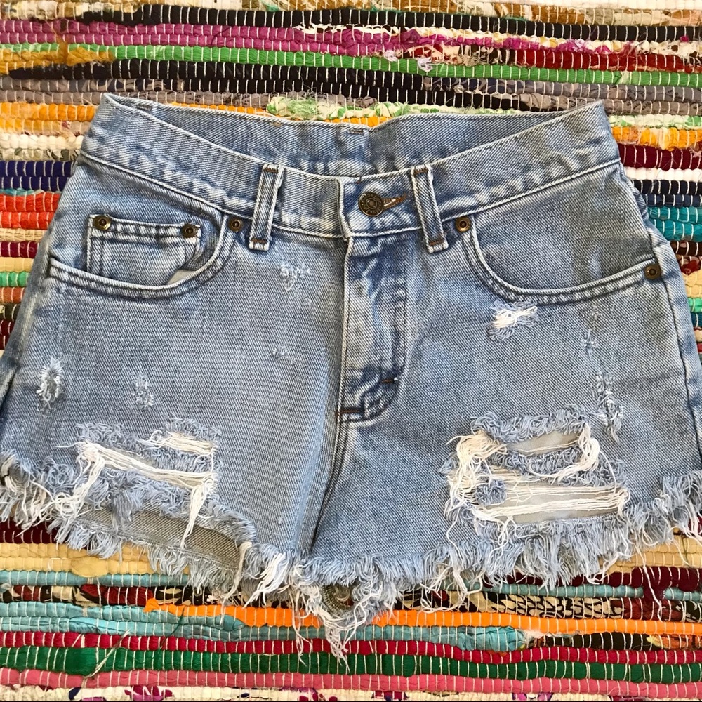 Lee ~ Vintage cutoff jean shorts distressed
